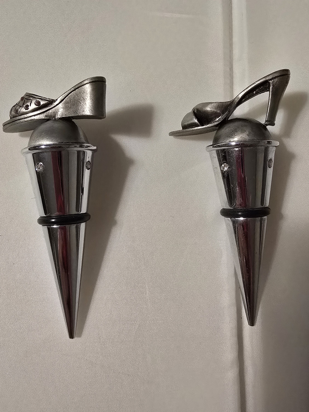 Set of 2 High Heel Shoe Wine Bottle Stoppers Silver Tone Barware Novelty
